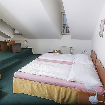 פראג Hotel U Sladku מראה חיצוני תמונה