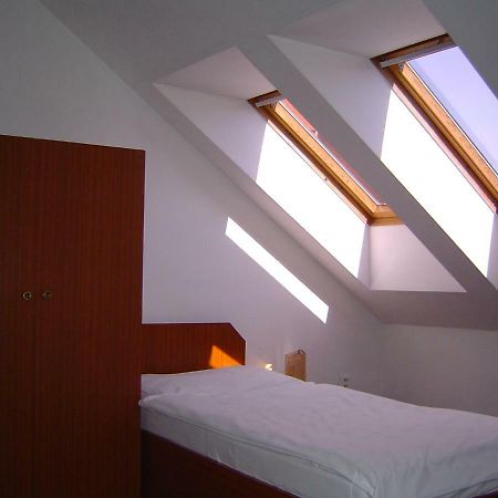 פראג Hotel U Sladku מראה חיצוני תמונה