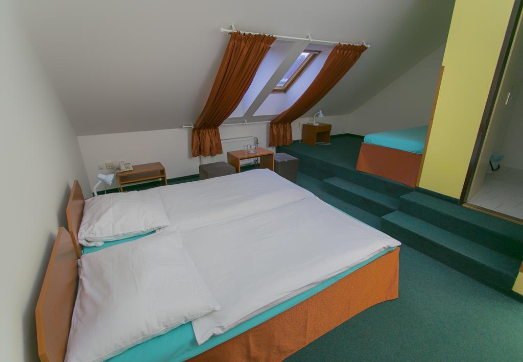 פראג Hotel U Sladku מראה חיצוני תמונה