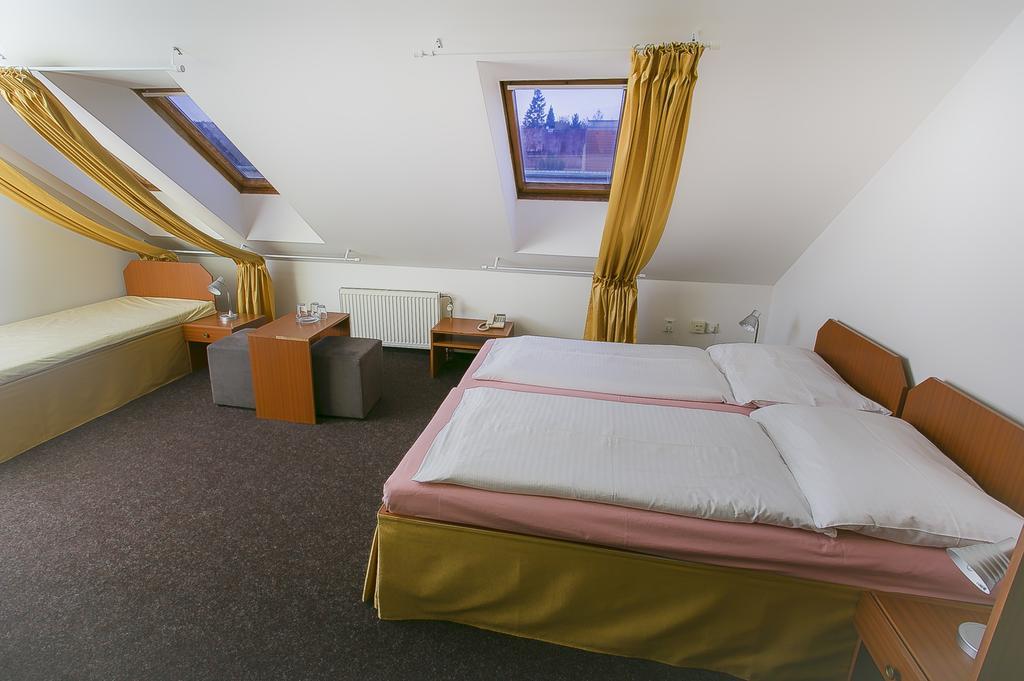 פראג Hotel U Sladku מראה חיצוני תמונה