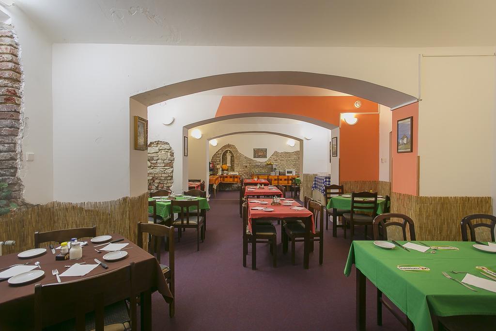 פראג Hotel U Sladku מראה חיצוני תמונה