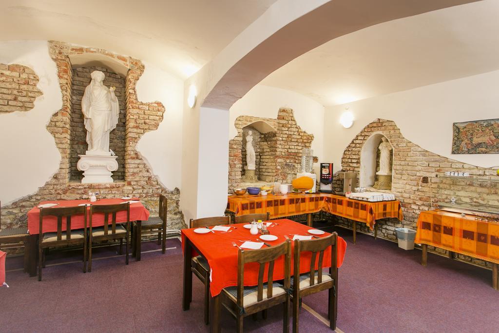 פראג Hotel U Sladku מראה חיצוני תמונה