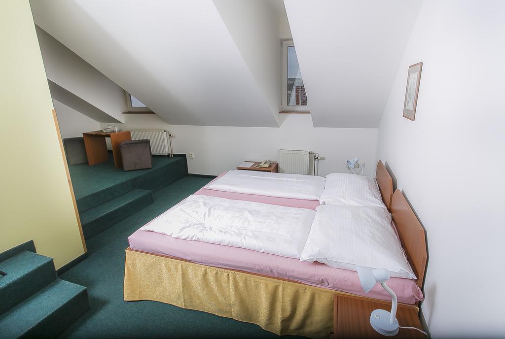 פראג Hotel U Sladku מראה חיצוני תמונה