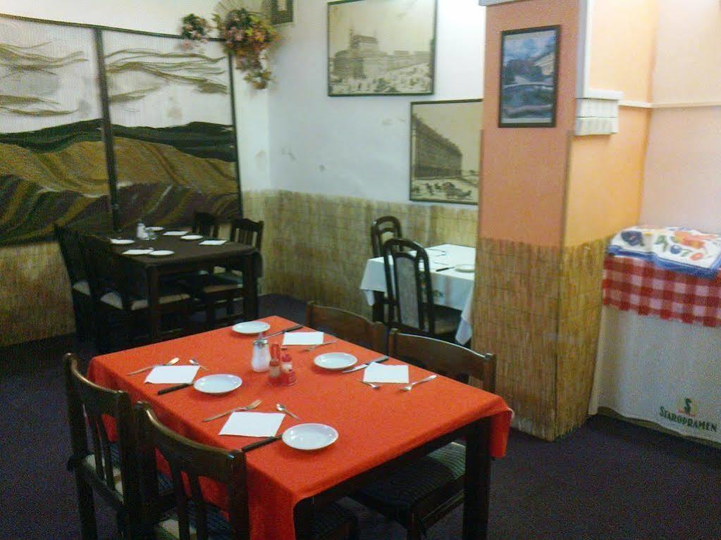 פראג Hotel U Sladku מראה חיצוני תמונה