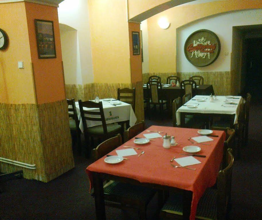פראג Hotel U Sladku מראה חיצוני תמונה