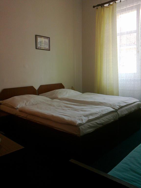 פראג Hotel U Sladku חדר תמונה