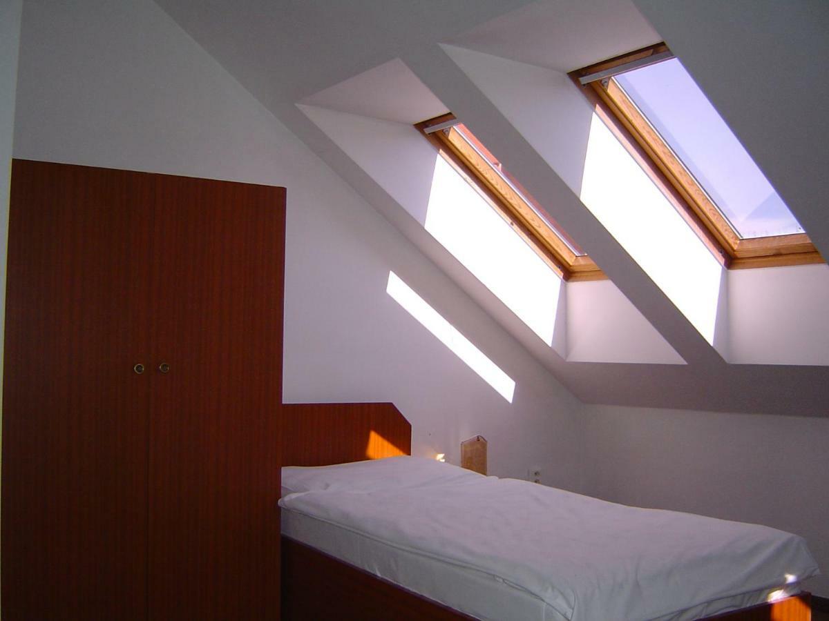 פראג Hotel U Sladku מראה חיצוני תמונה